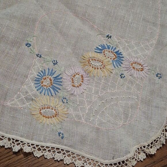 Embroidered white linen crocheted Lace Trim center mat measures: 25.5" X 19" - Picture 2 of 4